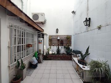 Excelente Casa/PH (tipo duplex) en Parque Chacabuco