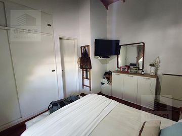 Excelente Casa/PH (tipo duplex) en Parque Chacabuco