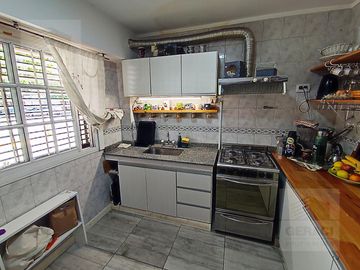 Excelente Casa/PH (tipo duplex) en Parque Chacabuco