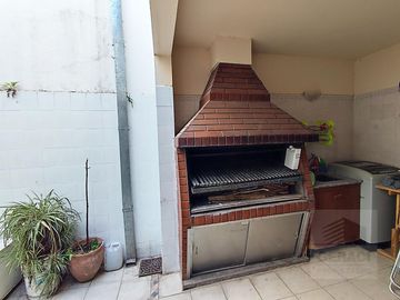 Excelente Casa/PH (tipo duplex) en Parque Chacabuco