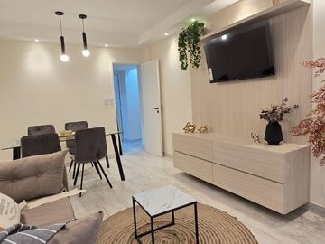 VENDO DEPARTAMENTO 2 AMBIENTES CON BALCON A LA CALLE - ZONA PLAZA MITRE - EQUIPADO CON MUEBLES