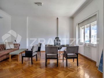 Departamento en Retiro, Seis ambientes y dos cocheras fijas.