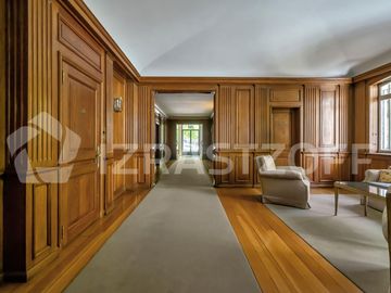 Departamento en Retiro, Seis ambientes y dos cocheras fijas.