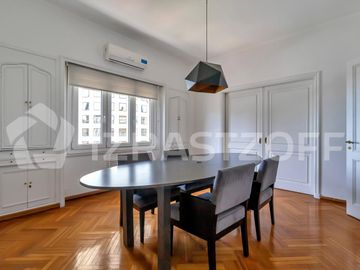Departamento en Retiro, Seis ambientes y dos cocheras fijas.