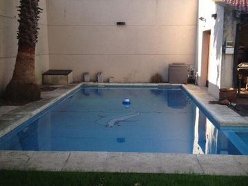 IMPORTANTE CHALET DE ESTILO MODERNO EN TEMPERLEY ESTE