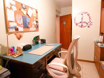Venta Piso de 4 ambientes con balcón aterrazado, patio y cochera fija cubierta - Caballito