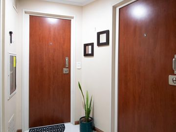 Venta Piso de 4 ambientes con balcón aterrazado, patio y cochera fija cubierta - Caballito