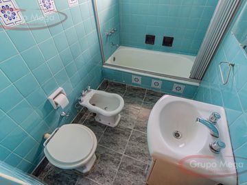 Excelente semipiso con balcón corrido