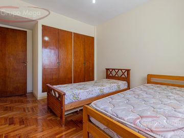Excelente semipiso con balcón corrido