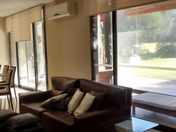 Casa en venta - 3 dormitorios 3 baños - 227mts2 - La Arbolada