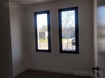 Casa en Venta Canton Norte PG 320.000 Dos Plantas con vistas a Laguna