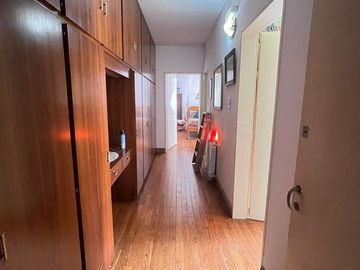 VENTA IMPONENTE CASA 3 DORMITORIOS. PARQUE. PISCINA. FUNES