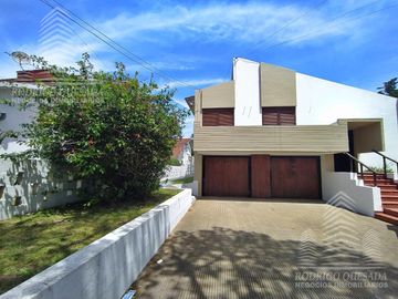 Casa mas departamento de dos ambientes en un hermoso barrio residencial de Mar de Ajo!!