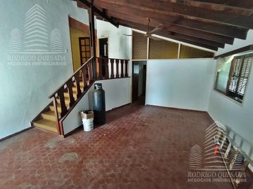Casa mas departamento de dos ambientes en un hermoso barrio residencial de Mar de Ajo!!