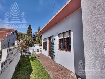 Casa mas departamento de dos ambientes en un hermoso barrio residencial de Mar de Ajo!!