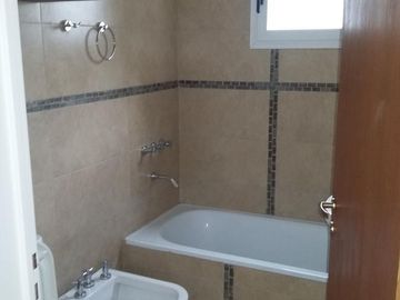En Venta - Departamento 2 Ambientes c/Cochera - Sarandí, Avellaneda