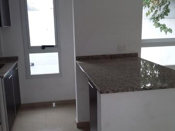 En Venta - Departamento 2 Ambientes c/Cochera - Sarandí, Avellaneda