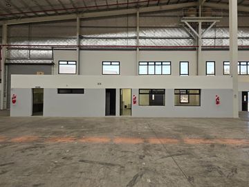Nave Industrial en  ALQUILER  -  PILARICA