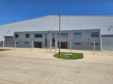 Nave Industrial en  ALQUILER  -  PILARICA