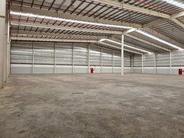 Nave Industrial en  ALQUILER  -  PILARICA