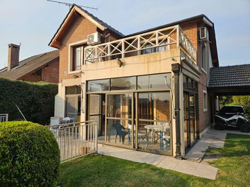 En Venta | Hermosa Propiedad en Venta en Country Club Banco Provincia - Sector V -  Propiedad Emplazada en 2 Lotes de Terreno