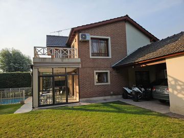 En Venta | Hermosa Propiedad en Venta en Country Club Banco Provincia - Sector V -  Propiedad Emplazada en 2 Lotes de Terreno