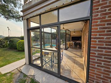 En Venta | Hermosa Propiedad en Venta en Country Club Banco Provincia - Sector V -  Propiedad Emplazada en 2 Lotes de Terreno