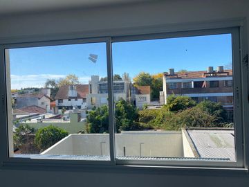 HERMOSO DUPLEX EN VENTA A ESTRENAR -ZONA OLIVOS.