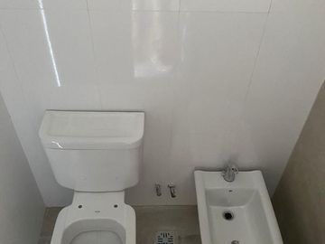HERMOSO DUPLEX EN VENTA A ESTRENAR -ZONA OLIVOS.