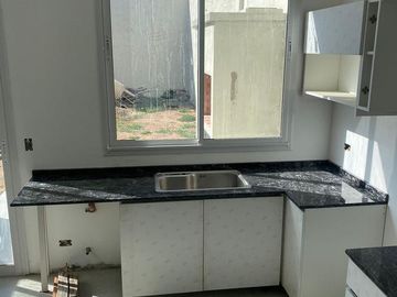 HERMOSO DUPLEX EN VENTA A ESTRENAR -ZONA OLIVOS.