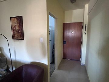 SEMI PISO 4 AMBIENTES - REFACCIONADO Y LUMINOSO - SOBRE AV SAN JUAN