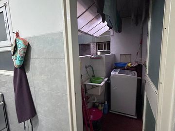 SEMI PISO 4 AMBIENTES - REFACCIONADO Y LUMINOSO - SOBRE AV SAN JUAN