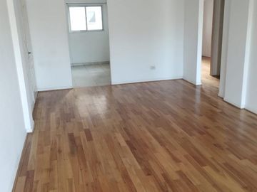 Departamento de tres ambientes en el Centro de Tigre