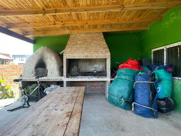 Casa de dos dormitorios en venta en Sicardi