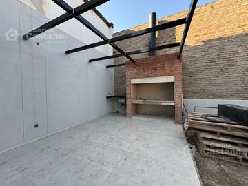 Moderno Exc. Semi.Piso 2 Amb. de Categoría con Balcón, Cochera   Quincho a Estrenar
