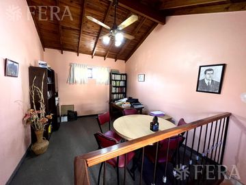 Venta casa 4 ambientes con cochera en Wilde (31928)