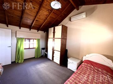 Venta casa 4 ambientes con cochera en Wilde (31928)