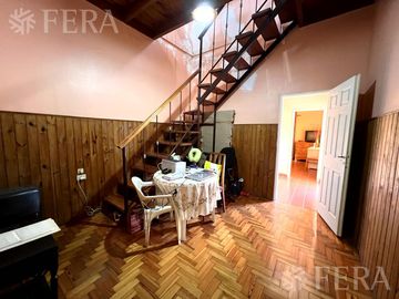 Venta casa 4 ambientes con cochera en Wilde (31928)