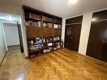 Departamento en Venta - 4 ambientes c/dependencia - Avellaneda