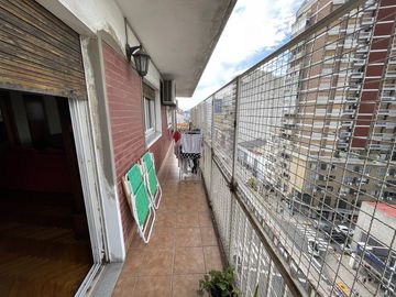 Departamento en Venta - 4 ambientes c/dependencia - Avellaneda