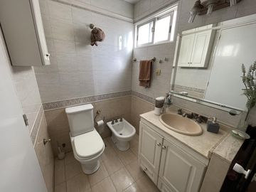 Departamento en Venta - 4 ambientes c/dependencia - Avellaneda