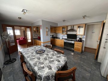 Departamento en Venta - 4 ambientes c/dependencia - Avellaneda