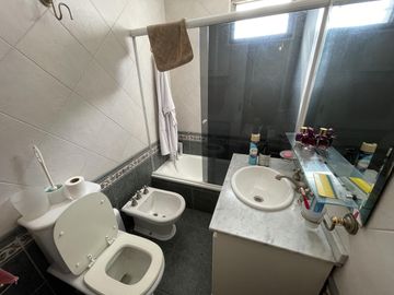 Departamento en Venta - 4 ambientes c/dependencia - Avellaneda