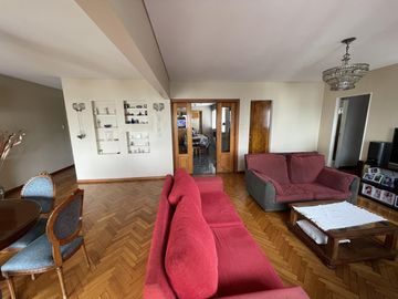 Departamento en Venta - 4 ambientes c/dependencia - Avellaneda