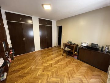 Departamento en Venta - 4 ambientes c/dependencia - Avellaneda