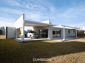 Casa de 3 dormitorios en La Castilla Club de Campo