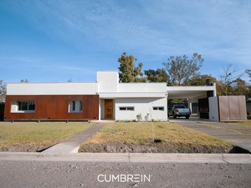 Casa de 3 dormitorios en La Castilla Club de Campo