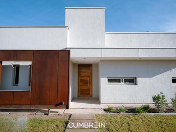 Casa de 3 dormitorios en La Castilla Club de Campo