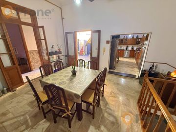 Casa al frente de 3 dormitorios