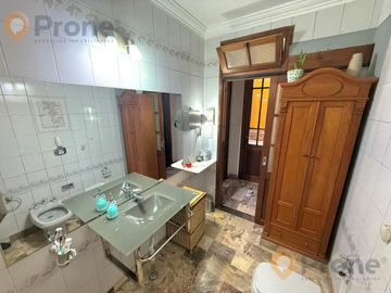 Casa al frente de 3 dormitorios